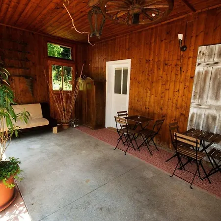 Na Samote U Vcelina Pansiyon